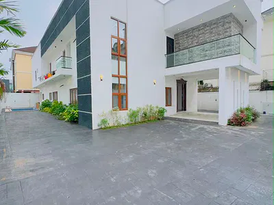 Massive 6 Bedroom Detached Duplex with BQ — Ikeja, Lagos