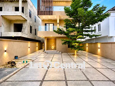 5 Bedroom Detached Duplex — Lekki, Lagos