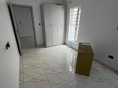 Mini Flat Upstairs with Shared Kitchen — Lekki, Lagos