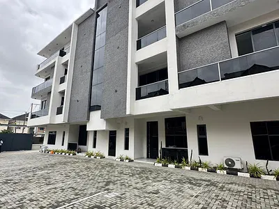 Exquisite Luxury Spacious 3 Bedroom Apartment with BQ — Lekki Phase 1, Lekki, Lagos
