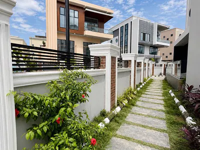 5 Bedroom House with a Pool and BQ — Ikoyi, Lagos