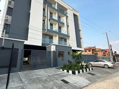 Luxury 2 & 3 Bedroom Apartment with Swimming Poo — Lekki Phase 1, Lekki, Lagos