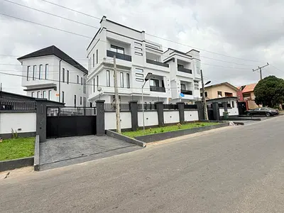 Luxurious 5 Bedroom Detached Duplex with BQ and Pool — GRA Phase 2, Magodo, Lagos