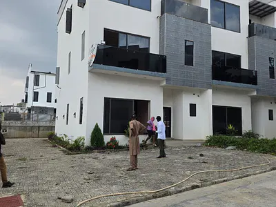 5 Bedroom Terraced Duplex — Guzape Main, Guzape District, Abuja