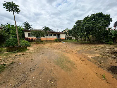 1, 300 SQM Land with a Old Building — Murtala Mohammed Highway, Calabar, Cross River