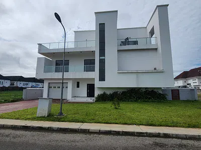 Luxury 5 Bedroom Fully Detached Duplex with a BQ, Pool, Cinema — Lekki, Lagos