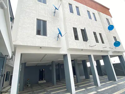 Lovely 2 Bedroom Apartment with En-Suite Bedrooms — Lekki, Lagos