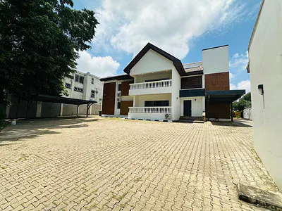 A Gallant 6 Bedroom Detached Duplex, 2 Rooms BQ, Serene Neighborhood — Wuse 2, Abuja