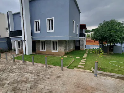 5 Bedroom Detached Duplex with Pool & 2 Detached BQ — Asokoro District, Abuja