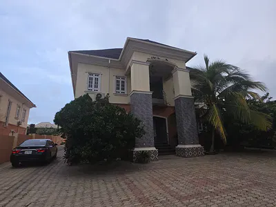 Luxury 5 Bedroom Fully Detached Duplex — Guzape District, Abuja