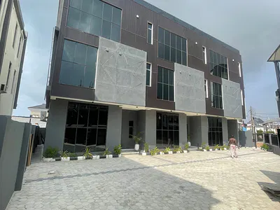 Luxury 4 Bedroom Terrace with a BQ and Open Rooftop — Lekki, Lagos
