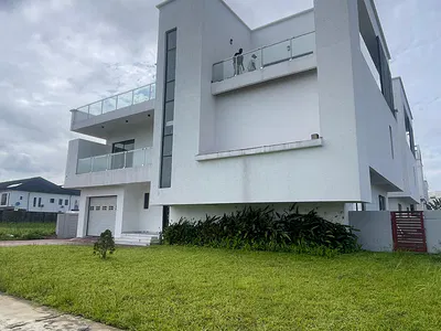 Excellent 4 Bedroom Fully Detached Duplex with a BQ, Pool, Cinema — VGC, Lekki, Lagos