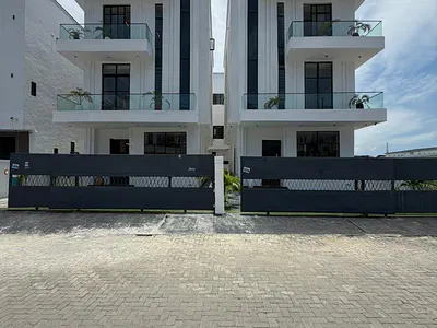 Luxury 5 Bedroom Detached House — Lekki, Lagos