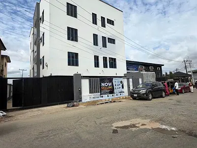 Lovely Built 2 Bedroom Apartment in Nice Neighborhood — Maryland, Lagos