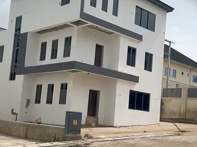 5bedrooms Detached Duplex in a Mini Estate Inkatampe Ext. — Katampe, Abuja