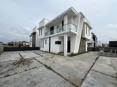 Luxurious 4 Bedroom Detached House with BQ, Security House and Pool — Ajah, Lagos