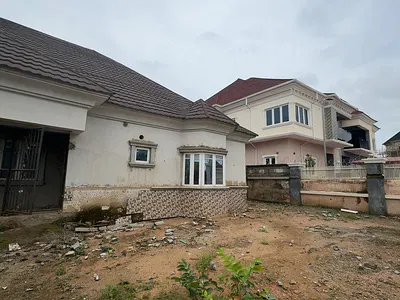 3bedroom Bungalow + BQ — Lugbe District, Abuja