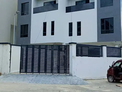 4 Bedroom Semi-Detached House with Pool — Banana Island, Ikoyi, Lagos