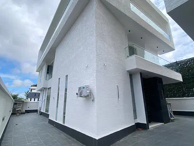 6 Bedroom Contemporary Detached Duplex — Ikoyi, Lagos
