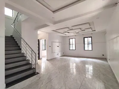 5 Bedroom Detached House — Lekki, Lagos