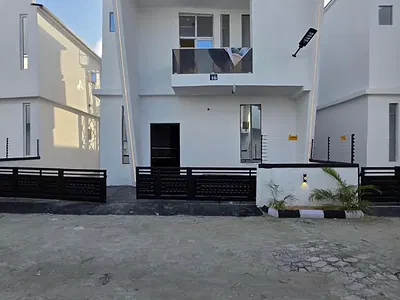 Lovely Finished 4 Bedroom Detached Duplex +BQ in a Communal Area — Lekki, Lagos