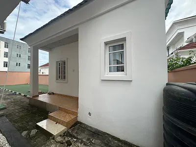 1 Room Self Contain — Lekki, Lagos