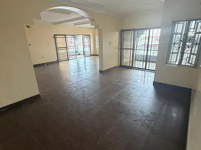 Spacious Well Maintained 3 Bedroom Apartment — Lekki Phase 1, Lekki, Lagos