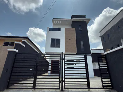 Architecturally Built 5 Bedrooms Fully Detached Duplex — Gbagada, Lagos
