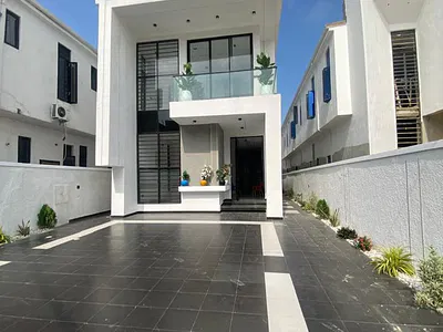 5 Bedroom Detached Duplex — Lekki, Lagos
