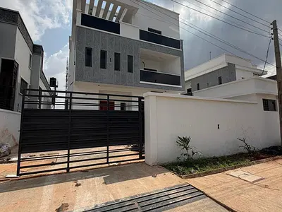 5 Bedroom Detached Duplex with Elevator — Kolapo Ishola GRA, Akobo, Ibadan, Oyo