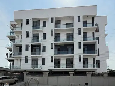 2 Bedroom Flat Fully Service with Pool & Gym — Lekki, Lagos