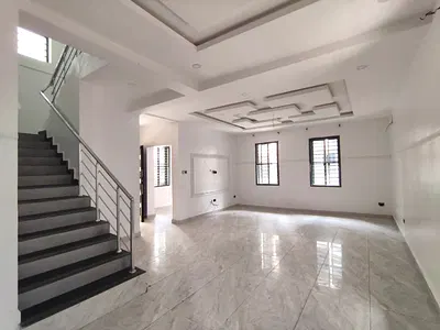 5 Bedroom Detached House — Lekki, Lagos