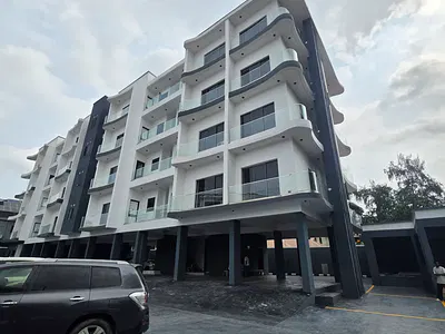 Luxury 3 Bedroom Apartment with Elevator + Swimming Pool — Ikeja, Lagos