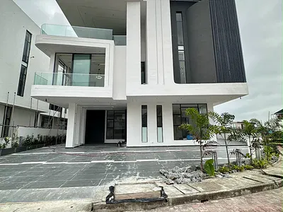 6 Bedroom Detached Duplex with BQ — Lekki, Lagos