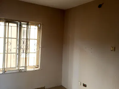 Renovated Mini Flat with Visitor's Toilet — Mobil Road Ilaje, Lagos Island, Lagos