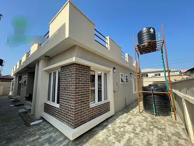 Spacious 2 Bedroom Flat with Rooftop — Lekki, Lagos