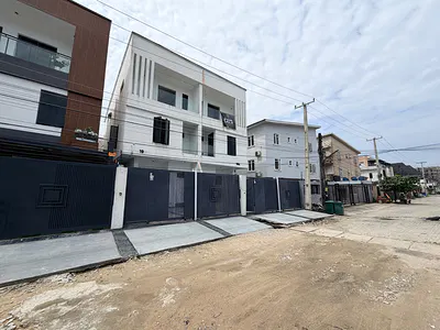 Jaw Dropping Spacious 4 Bedroom Semi Detached House with a BQ — Igbo Efon, Lekki, Lagos