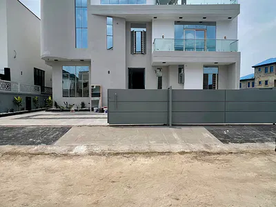 5 Bedroom Detached Duplex with Pool — Lekki, Lagos