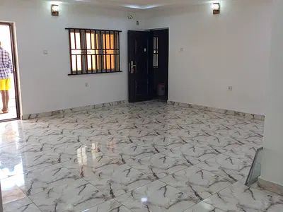 Ready to Move in 3 Bedroom Apartment with Dinning 4toilets — Lekki, Lagos