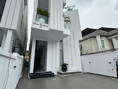 Newly Built 5 Bedroom Duplex with a BQ, Pool, Cinema — Lekki, Lagos