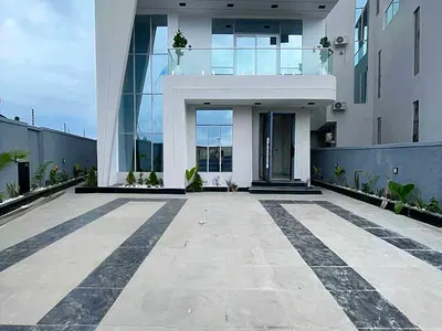 5 Bedroom Detached Duplex with Pool — Lekki, Lagos