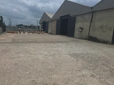 3 Bay Warehouse on 4000SQM of Land — Sanyo Expressway, Iwo Road/Challenge Expressway, Challenge, Ibadan, Oyo