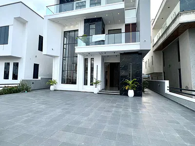 5 Bedroom Detached Duplex with S/Pool, Cinema, Gym& BQ — Lekki, Lagos