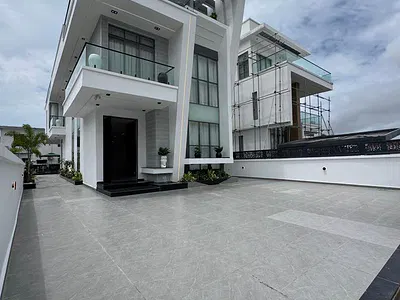 Gorgeous 5 Bedroom Detached Duplex with Pool — Lekki, Lagos