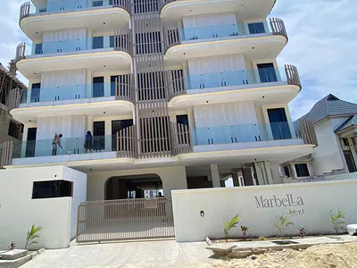Gorgeous 4 Bedroom Apartment with a Pool, Gym, Elevator — Lekki, Lagos