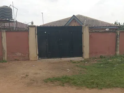 2 Bedroom Flat with Self Contained — Fiyinfoluwa Crescent, Mowe Town, Ogun