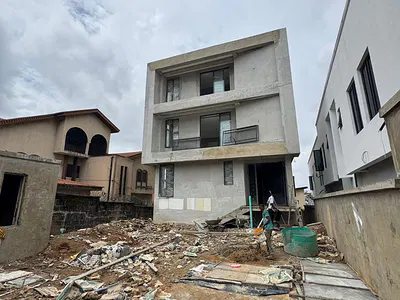 Stunning 7 Bedroom Fully Detached Duplex with BQ — Ikeja, Lagos