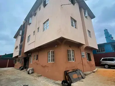 Renovated 2 Storey House of 6unit 2bedrooms Flats, C.of.o, 2flat Vacant — Lawanson, Surulere, Lagos