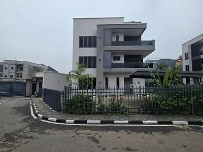 Newly Built 5 Bedroom Detached Duplex with BQ — Wuye, Abuja