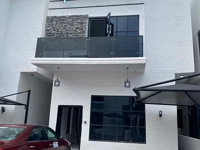 Distress Deal: 4 Bedroom Fully Detached Duplex with BQ — Lekki, Lagos